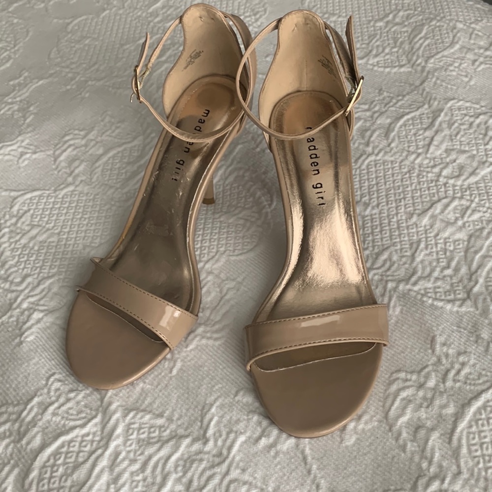 New , Madden girl , women heels sandals,  classic style, very comfortable.